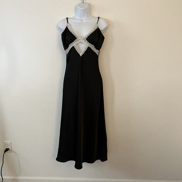 Forever 21 Slip‎ Dress Womens Medium Black Satin Cut Out White Lace Sexy Glam - Picture 2 of 14